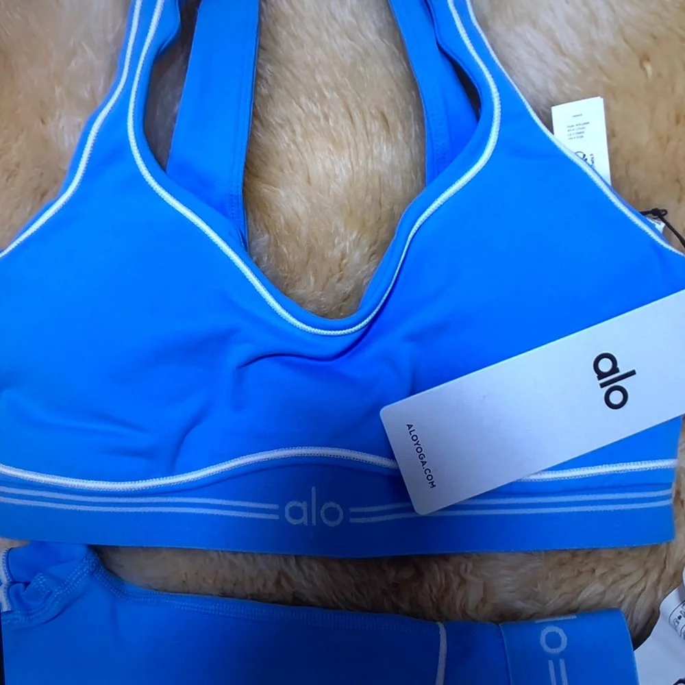 ALO Yoga Sky Blue Seamless Sports Bra with Legging Set